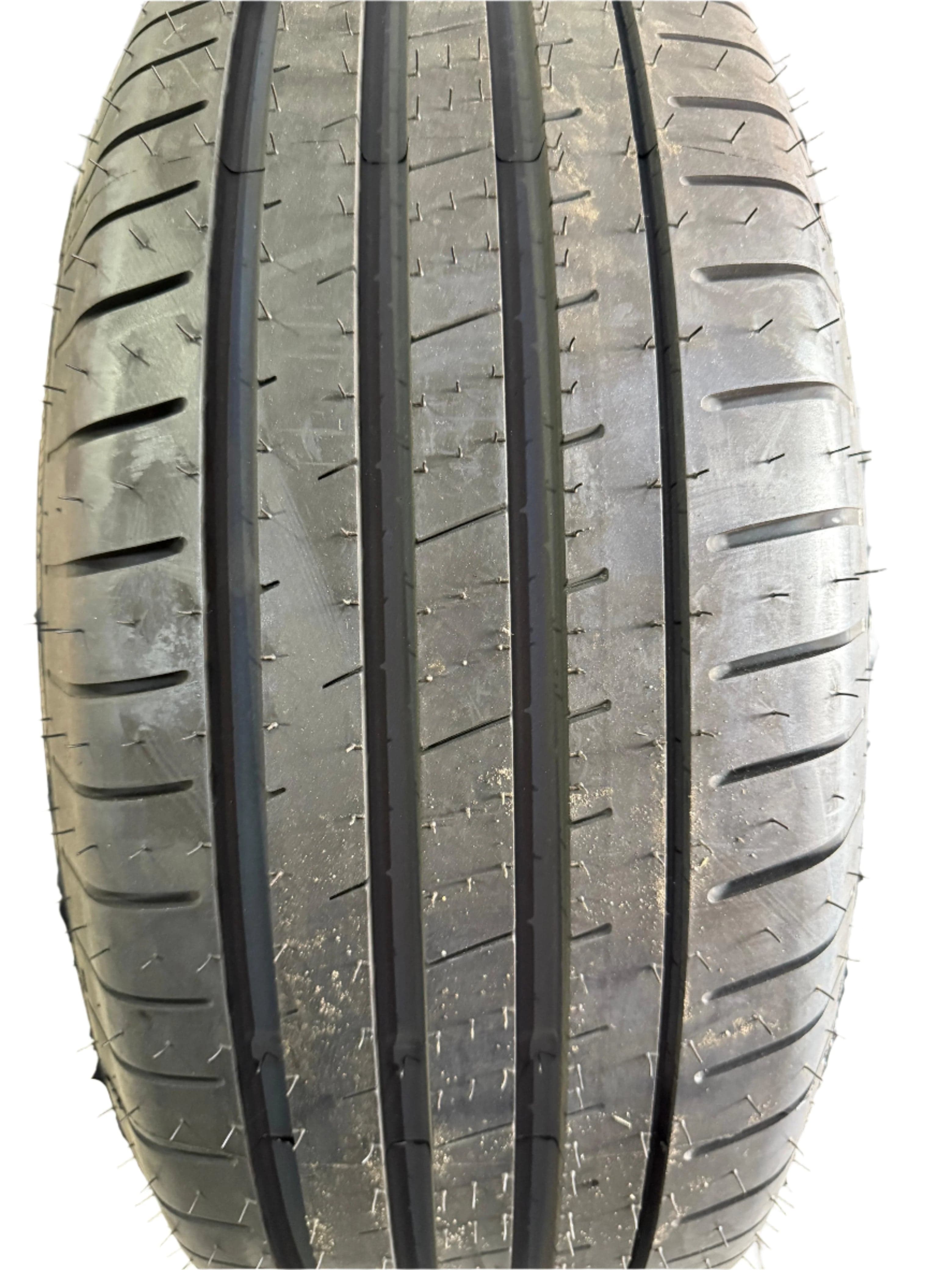 Apollo Aspire 4G Plus 215/55R17 94Y performance car tyre RSA