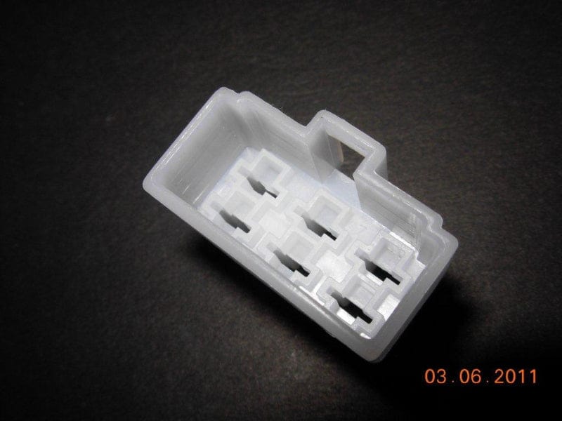 6 Way Plug Female (6PF)