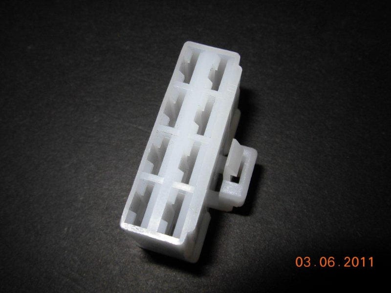 8 Way Plug Male (8PM)