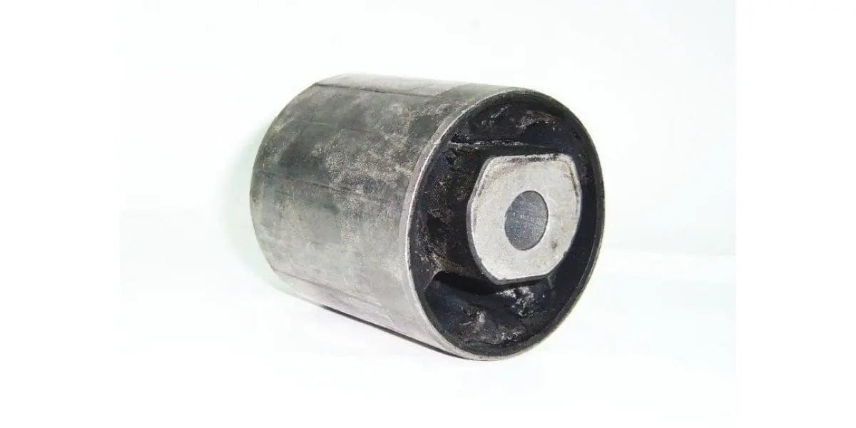 Land Rover Front Lower Control Arm Bush (18412AP)