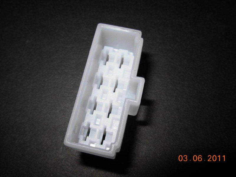 8 Way Plug Female  (8PF)